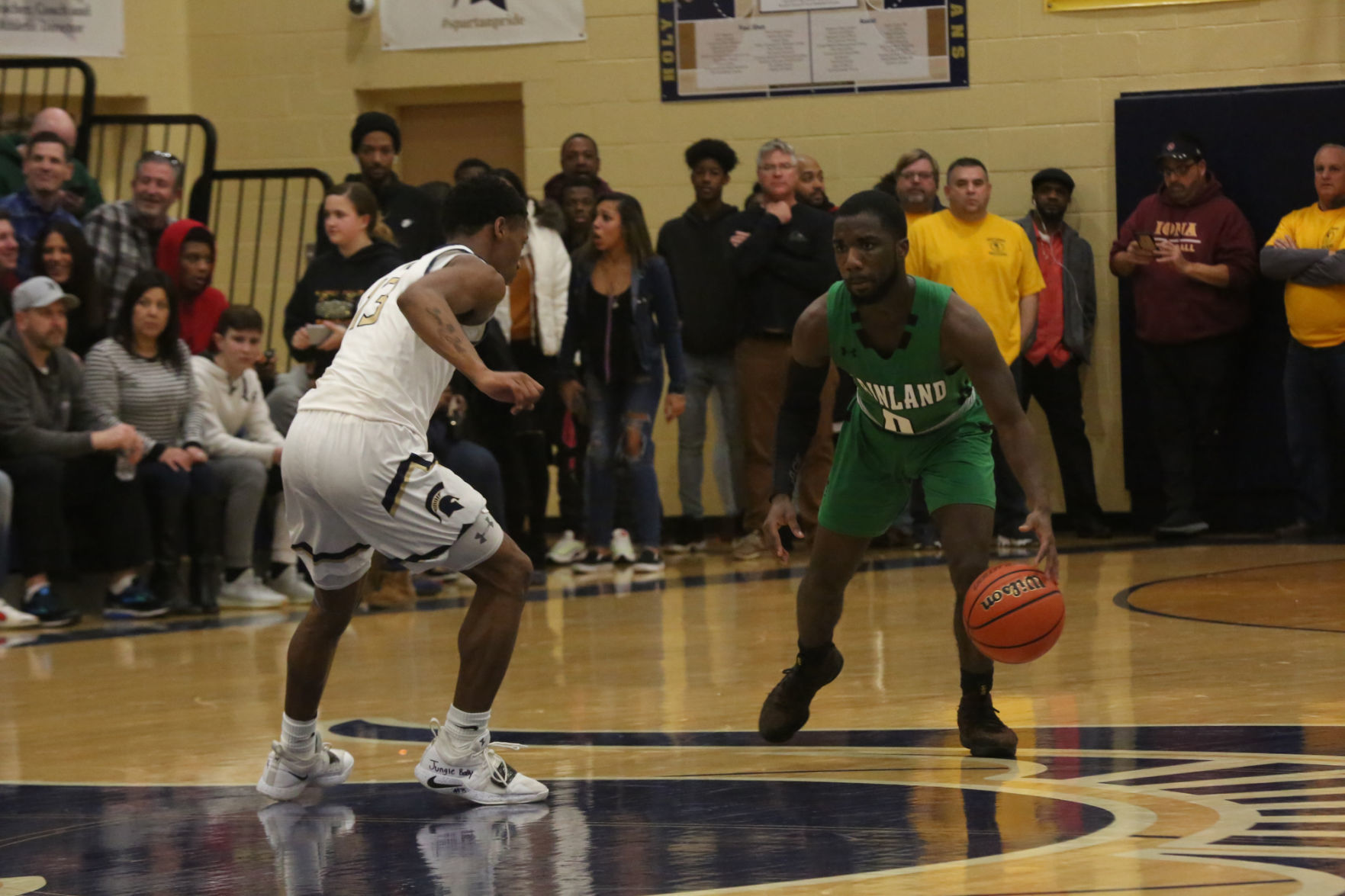 Holy Spirit Mainalnd boys basketball